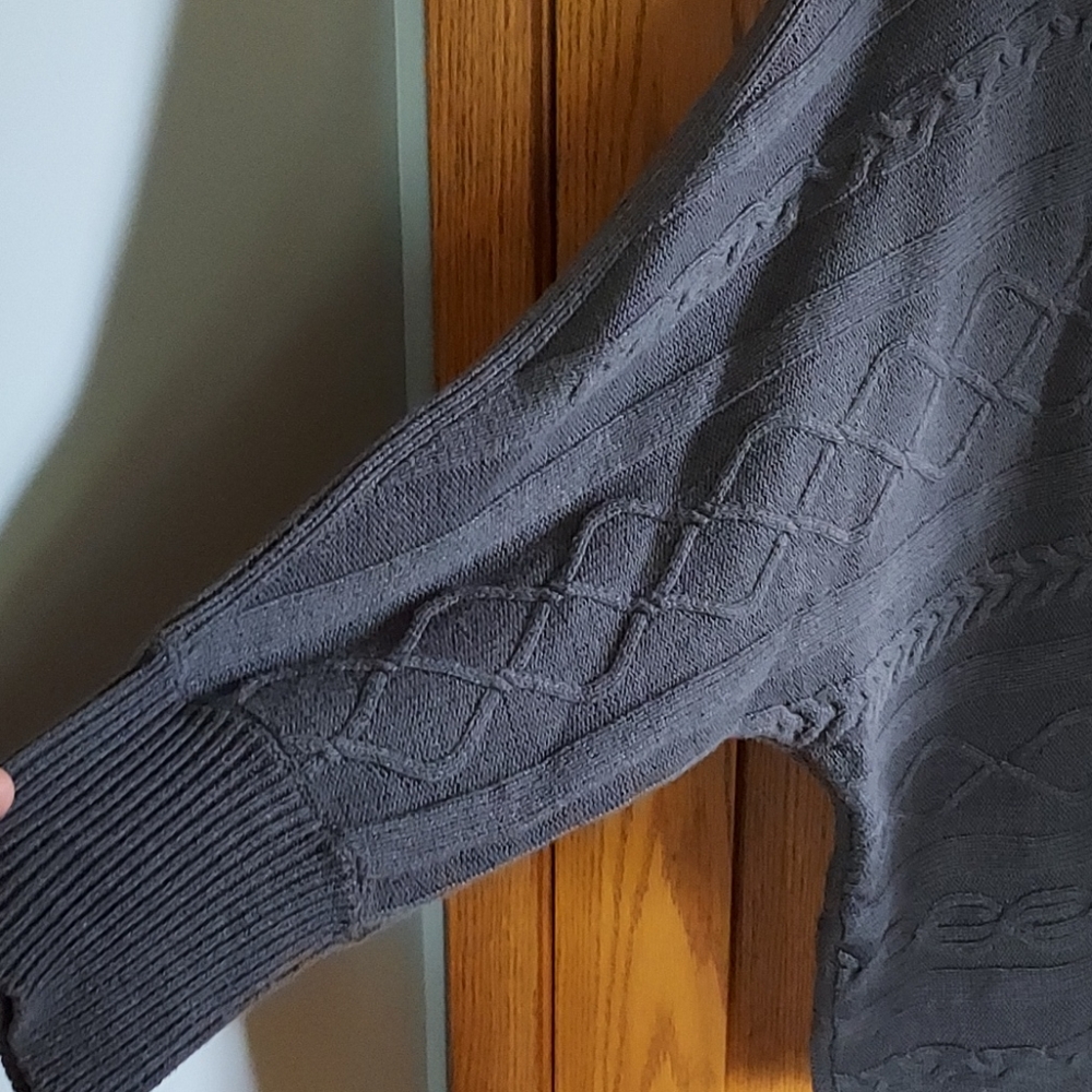 Sweater - Picture 4 of 4